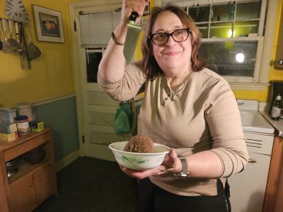 Jo and the Haggis

Jan 25th, 2025 - Troy, NY
Keywords: Burns Night, Robbie Burns, Scottish Poet