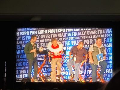 The Hobbits
Aug 13, 2022 - Boston Fan Expo, BCEC, Boston MA
Keywords: cons, BCEC, Boston, Seaport, Hobbits