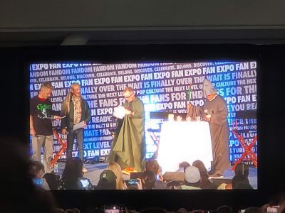 Hobbits play acting
Aug 13, 2022 - Boston Fan Expo, BCEC, Boston MA
Keywords: cons, BCEC, Boston, Seaport, Hobbits